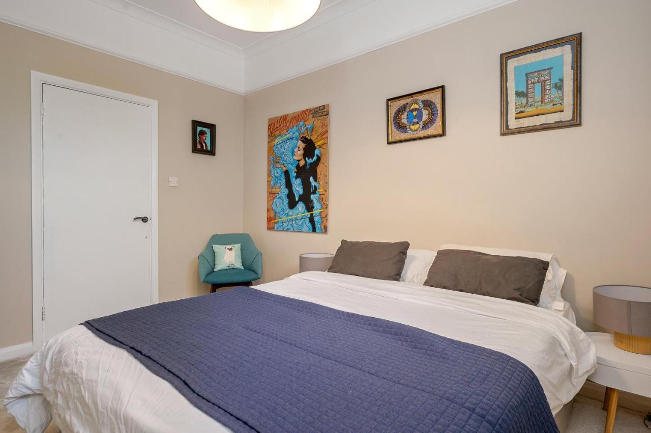 Apartment Luxury With 3 Bedrooms London