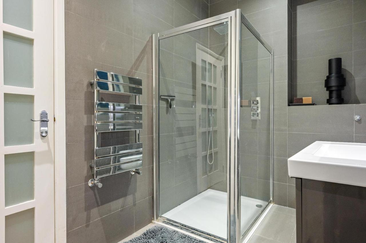 Apartment Luxury With 3 Bedrooms London